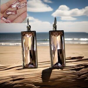 Elegant Silver Leverback Earrings with light rose Baguette Crystals